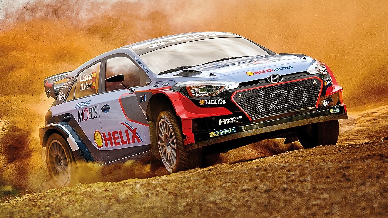 Hyundai-motorsport: racen op een onverharde weg