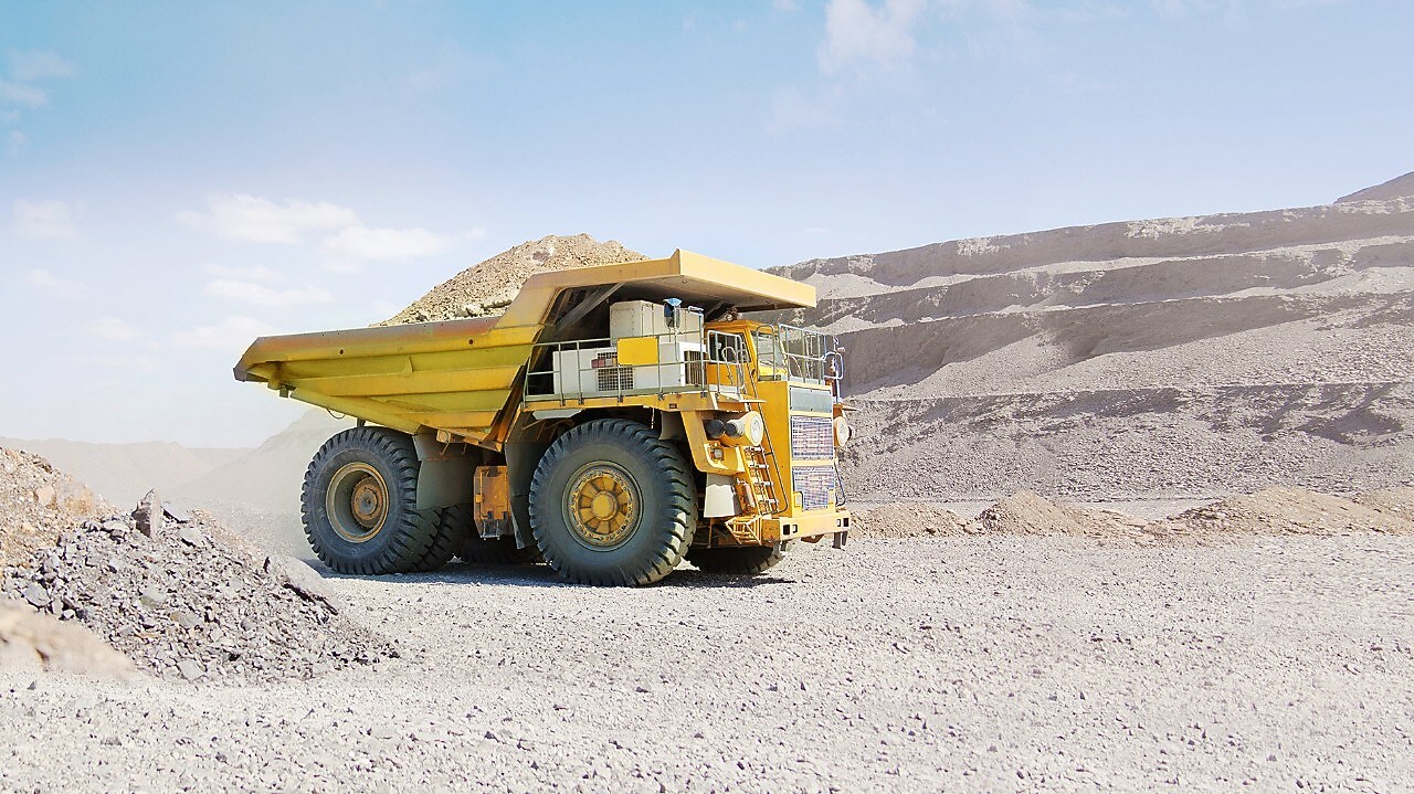 Een combine op het veld