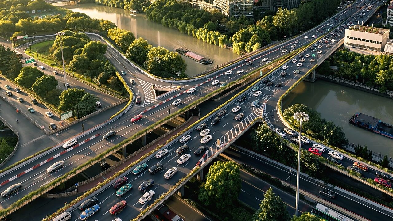 Navigating a complex system