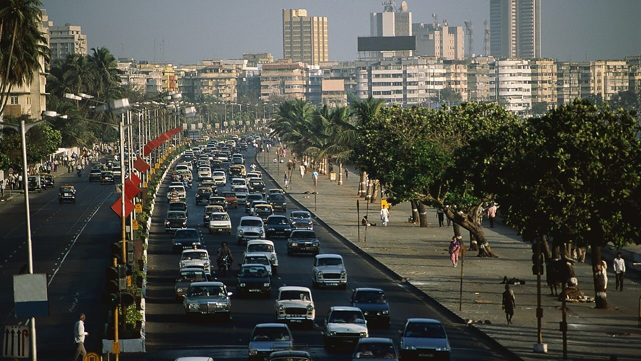 Embouteillages sur Marine Drive à Bombay, Inde